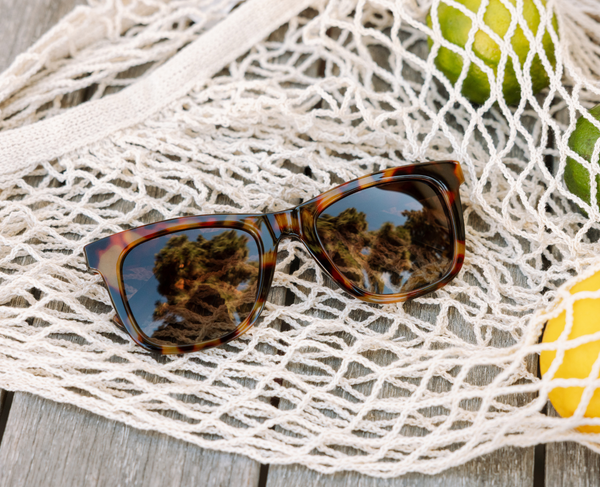 Peepers - Harbor (Sunglasses): Green/Tortoise / Reading / 2.50